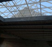 Vu du RDC avant la pose du film pour la protection de la charpente.