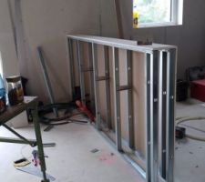Cloison de soutient du bar en fabrication
