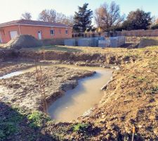 Les fondations sous l'eau après 3 mois sans avancement