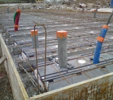 Les arriv&eacute;es d'eau et &eacute;vacuations d'eaux us&eacute;es du cellier.