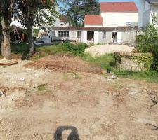 Le bornage a disparu.
Cons&eacute;quence de travaux de maison.com et de son chef de chantier Sedric Fourquay