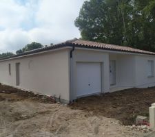 Rajout de terre par le 2e terrassier