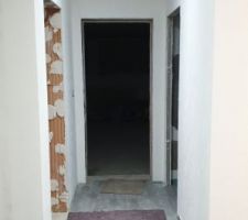Carrelage + faience + tapisserie