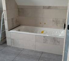 Carrelage + faience + tapisserie
