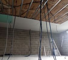 Faux plafond étage en cours