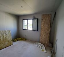 Chambres enfants : placards et espace bureau encastré