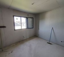 Chambres enfants : placards et espace bureau encastré