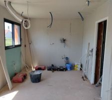 Le rez-de-chaussée : espace parental et pièces de vie