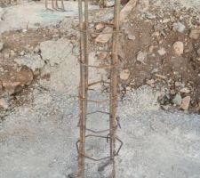 Ferraillage poteaux tordus après coulage de la semelle