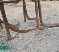 Ferraillage poteaux tordus apr&egrave;s coulage de la semelle