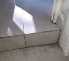 Sans avoir sollicité quoique ce soit, une finition avec une barre métallique...