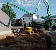 Début du remplissage en gros béton
