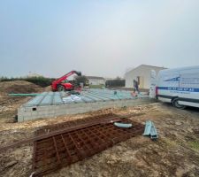 Fondations de la maison. 
Coulage de la dalle en décembre.