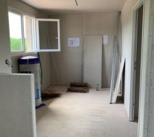 Cloisons en cours : mezzanine/bureau/télétravail à l?etage