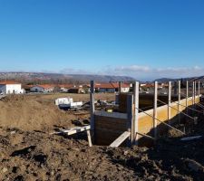 Installation des banches et coulage des murs du sous-sol