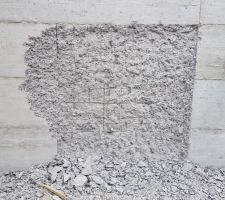 Mise &agrave; nu du ferraillage afin de le badigeonner d'un produit sp&eacute;cial