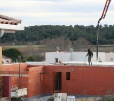 Coulage de la dalle de l'&eacute;tage.