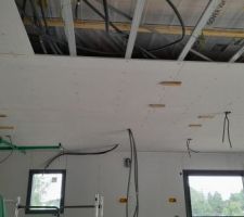 Plafond, fermacel en cours