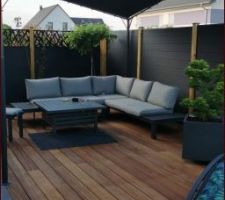 Terrasse en bois avec spa intégré