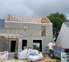 Charpente en cours de construction
