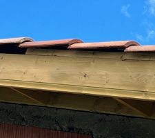 Bandeau trop étroit alors rajout d?un liteau pour combler! Travail de gougnafier par thomas labiaule Bidart.