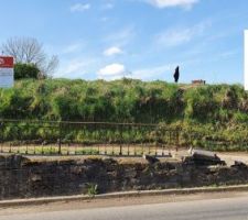Terrain avant la réalisation de l'accès pour le chantier