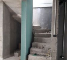 Finition du placo dans la cage d'escalier
