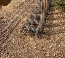 Ferraillage murs de soutènement.
La toupie béton arrive mercredi