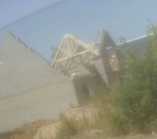 Début de la mise en place de la charpente sa se termine demain