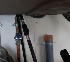 Pose d'un nouveau robinet en mars en raison d'un problème de rouille et de fuite.