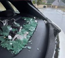Mon véhicule et outil de travail  après orage   grêle