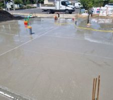 Coulage dalle par 29° sans cure béton ni arrosage continu ou bâche