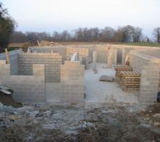 Ma&ccedil;onnerie des cloisons du sous-sol