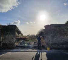 Ouverture du mur de clôture donnant sur la rue