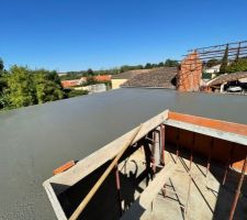 Pose et coulage des toits terrasse et de la dalle du 1 er étage