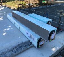 Reception des volets sans personne pour r&eacute;ceptionner ni quelques chose pour abriter pour les prochaines semaines.