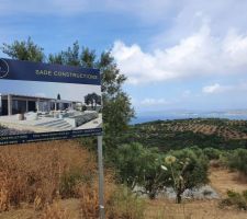 Le panneau sur la route