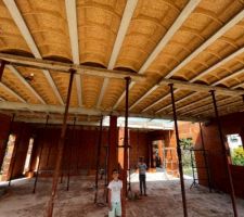 Dalle de l etage en cour. Demain coulage de la date et des fondations du carport