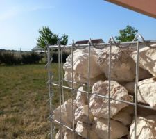 Gabions incomplets.. il manque des pierres!