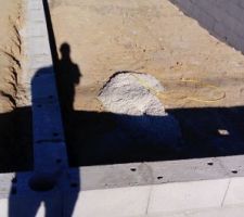 Fin montage des parpaings pour le vide sanitaire