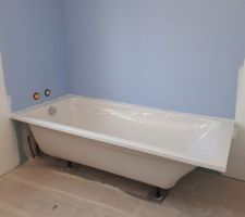 Installation de la baignoire dans la SDB