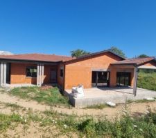 Vue face Maison, habillée des fenêtres