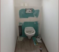 Recherche de la fuite sur les WC de l'étage