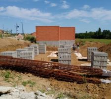 Livraison parpaing vide sanitaire et feraillage
