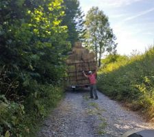 Victoire, nous avons réussi à sortir du champs malgré un pneu dégonflé!