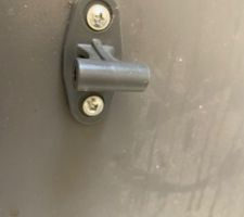 Glissière a fixer sur la façade
