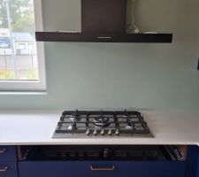 Plaque de cuisson gaz posée