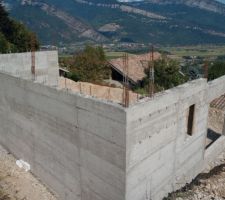 Mur en béton banché vue d'ensemble