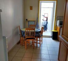 Vue séjour vers cuisine