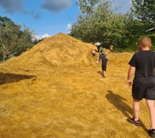 Pelle de 20 tonnes en action pendant 2 jours